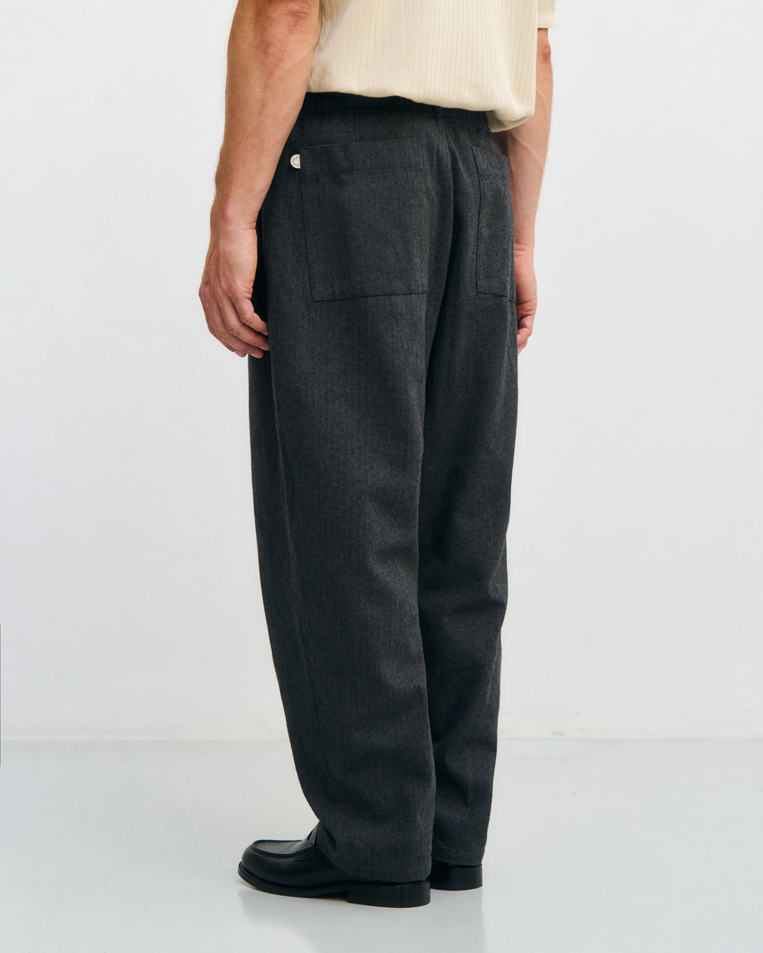 Weite Bundfaltenhose Bio Baumwolle - Herringbone Grau